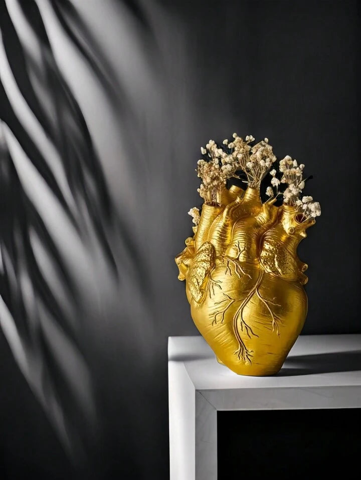 Royelux Creative Heart-Shaped Art Vase