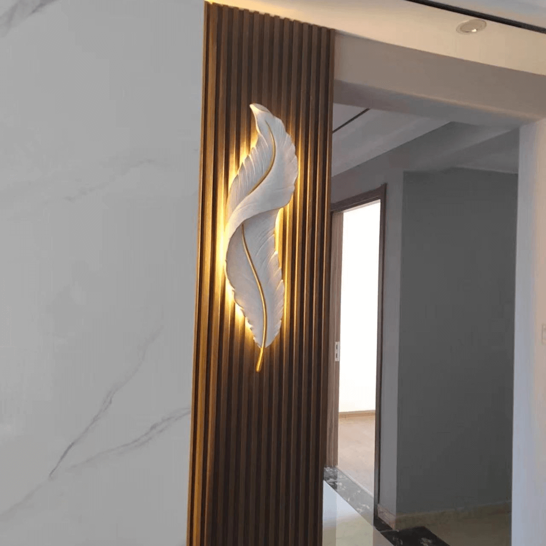 FeatherGlow Elegant Feather Wall Light - 90 CM