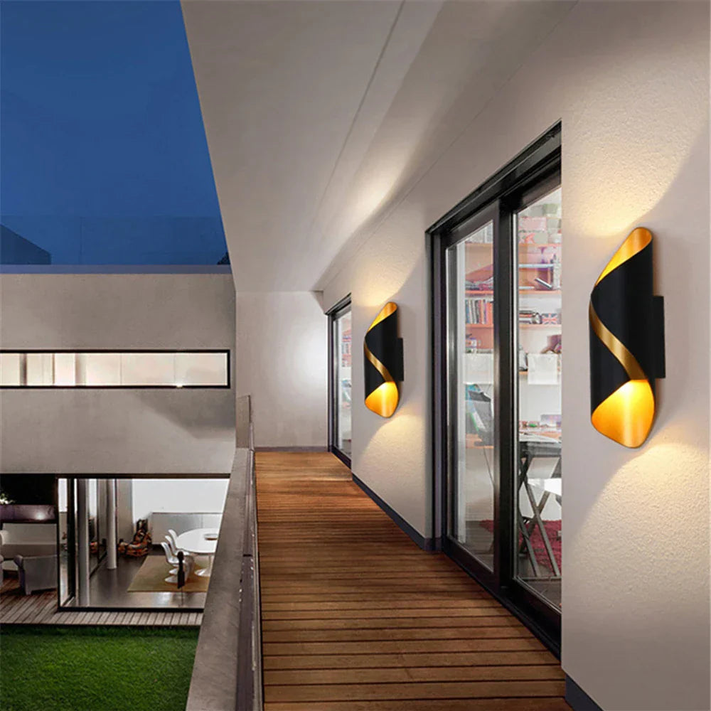 Royaleva Modern LED Outdoor Wall Lamp - Weather-Resistant, Energy-Efficient Design