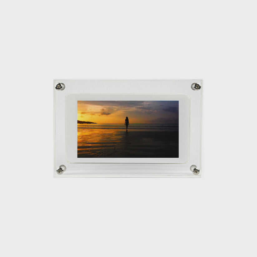 Royaleva Motion Video Frame – Acrylic Digital Display, Customizable & Rechargeable