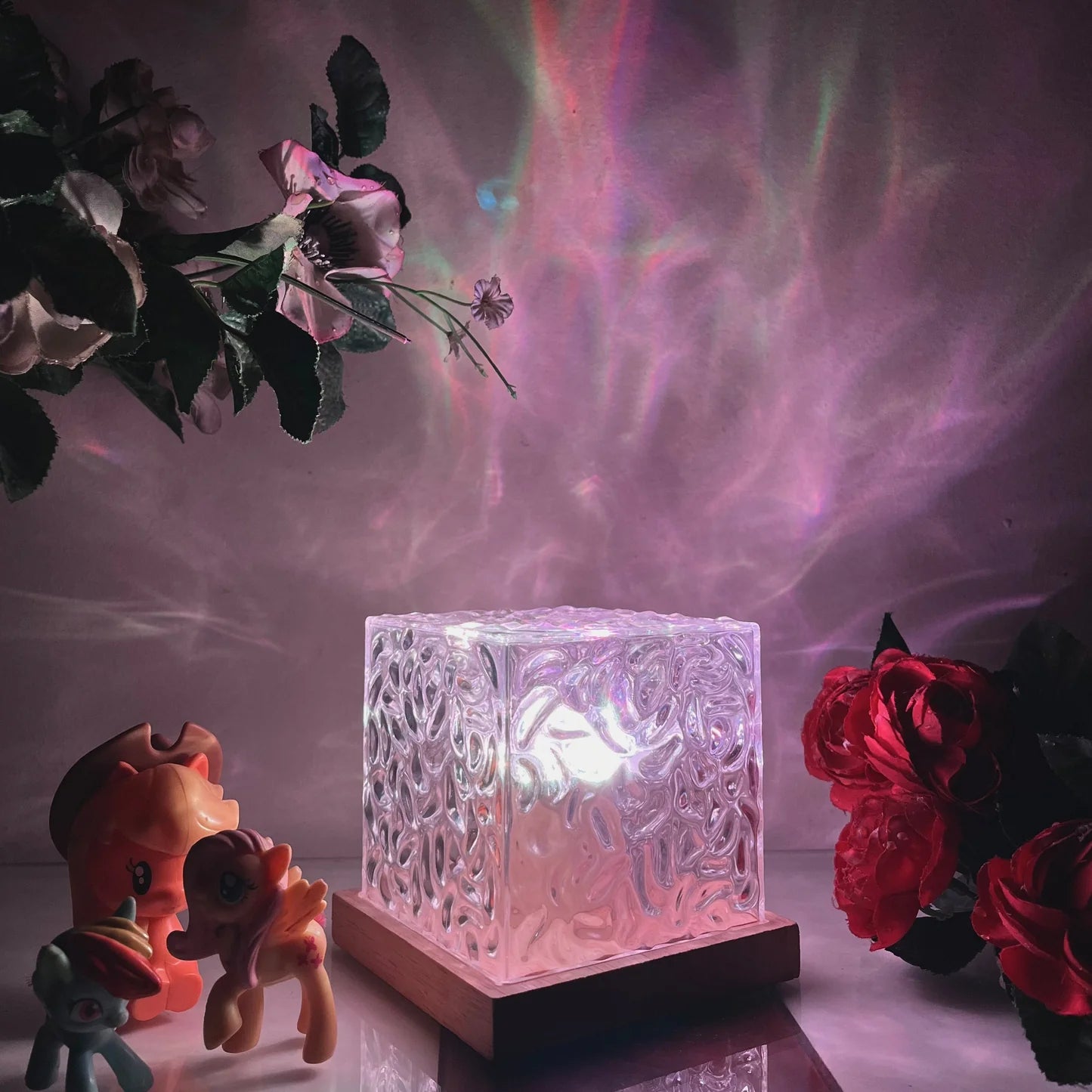 Royellure Aurora Northern Lights Cube – 16-Color LED Prism Lamp with Wooden Base