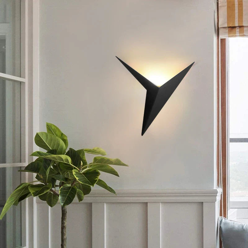 Royaleva Trigon Wall Light - Modern LED Triangular Wall Lamp, Black/White/Gold, Warm/Cool White