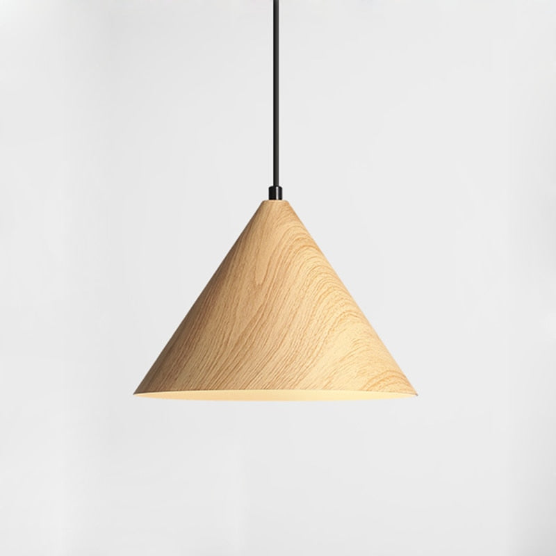 RoyaleGlow Modern Pyramid Pendant Light - Chic Japanese Design - Light wood / Small