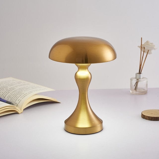 Elegant vintage mushroom lamp in brass, wireless and rechargeable for modern home decor.