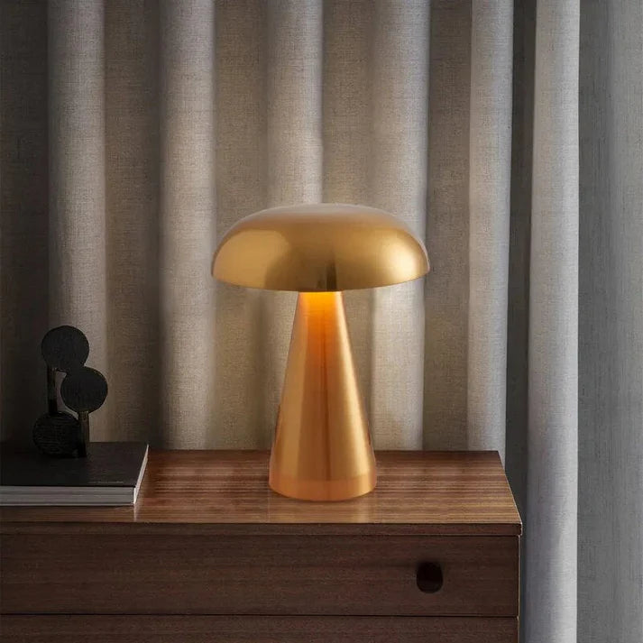 Elegant vintage mushroom lamp in brass, wireless and rechargeable for modern home decor.