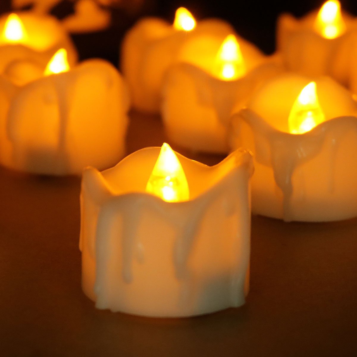 RoyaleGlow Flameless LED Candles - Flickering Flame Imitation - Warm / 12 candles