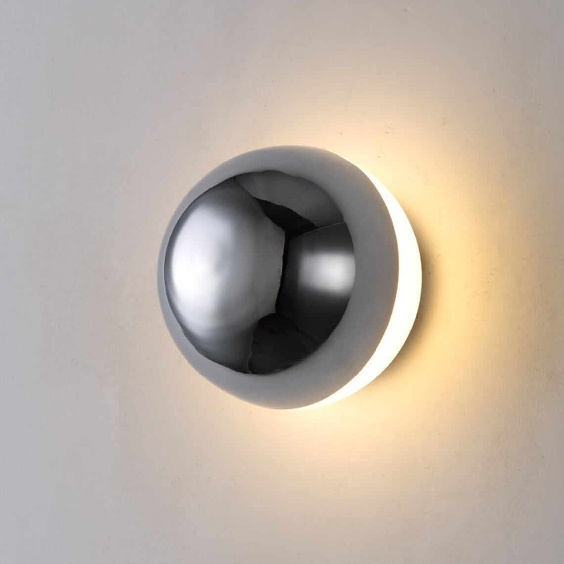 RoyaleGlow Elegant Round Metallic Wall Sconce Light – Modern Home Decor - Silver