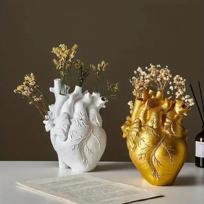 Royelux Creative Heart-Shaped Art Vase