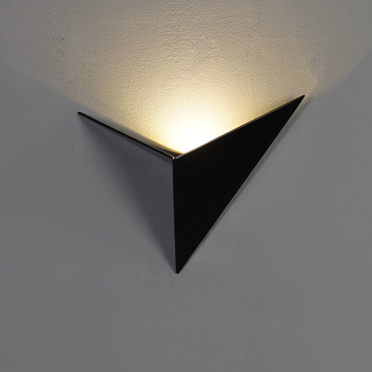 Royaleva Trigon Wall Light - Modern LED Triangular Wall Lamp, Black/White/Gold, Warm/Cool White