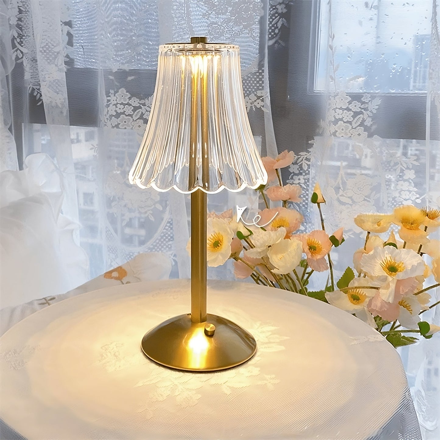 Iris Rechargeable LED Table Lamp – Elegant Gold Wireless Lamp with Built-in Dimmer