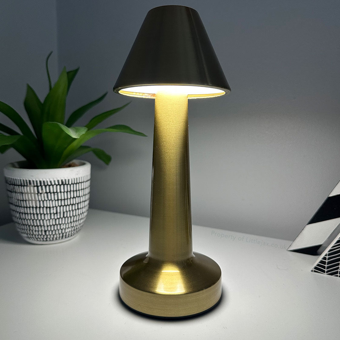 Ambient Oblique Modern Cordless Table Lamp – Adjustable Lighting Modes & USB Rechargeable - Gold