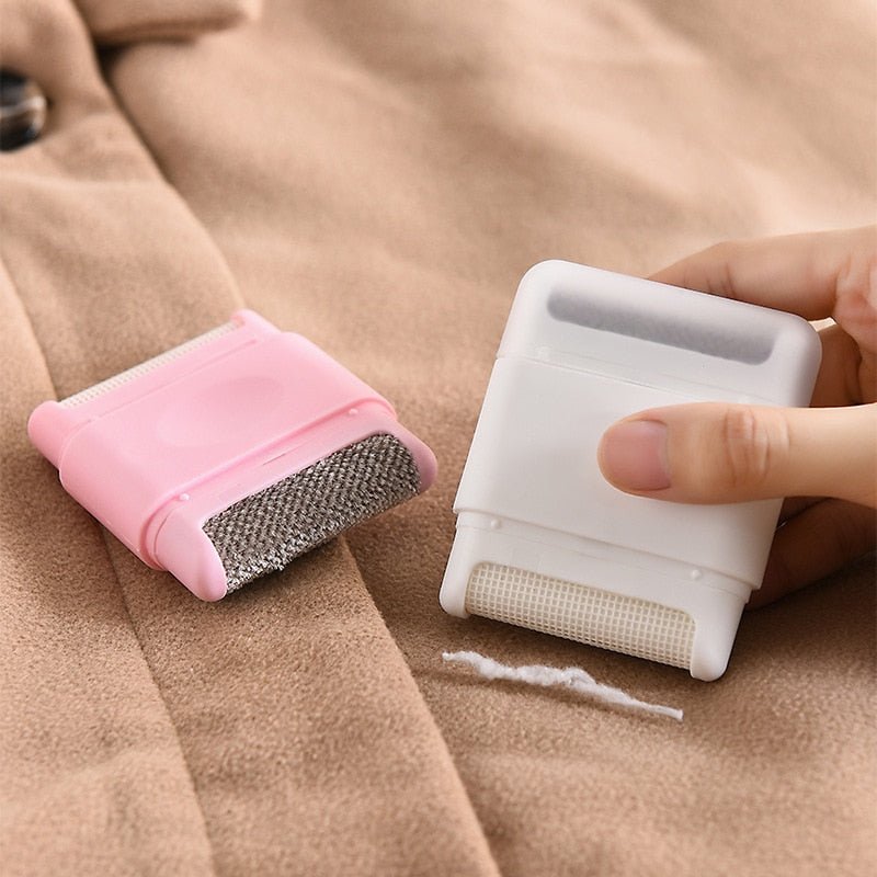 Royallure Portable Manual Fabric Shaver and Lint Remover for Clothing and Furniture