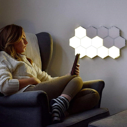 Royaleva Honeycomb Modular LED Wall Lamp - Touch-Sensitive, Customizable Light Panels - 3 Lights