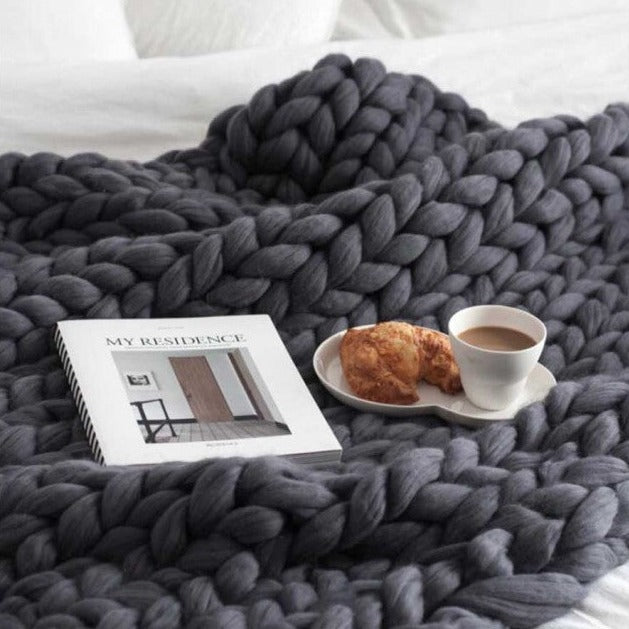 Royaleva Chunky Knit Blanket - Handwoven Cozy Comfort - Graphite / Small(80x80cm)